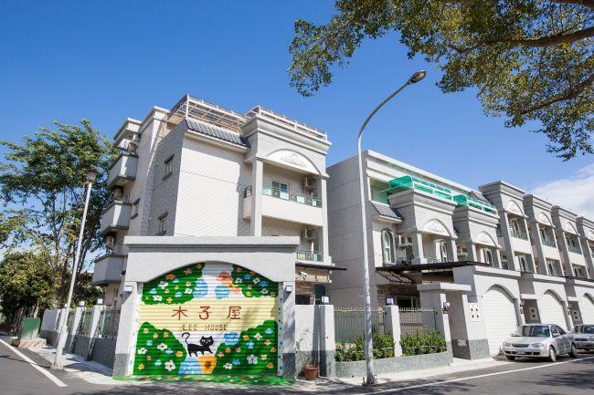 Готель 木子屋民宿lee House Ґуаньшань Екстер'єр фото
